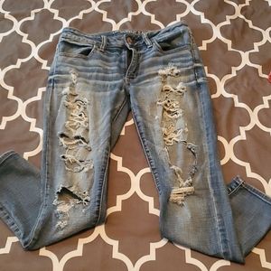 AE distressed jeans size 6